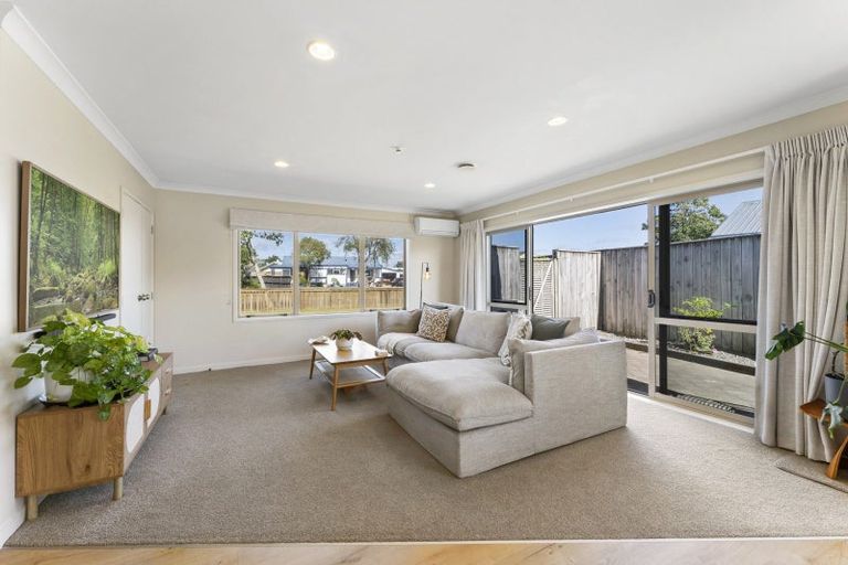 Photo of property in 15 Emery Place, Papamoa Beach, Papamoa, 3118