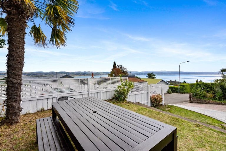 Photo of property in 13 Roslyn Road, Bluff Hill, Napier, 4110