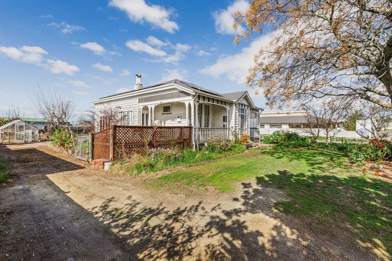 Photo of property in 18 Lee Road, Taradale, Napier, 4112