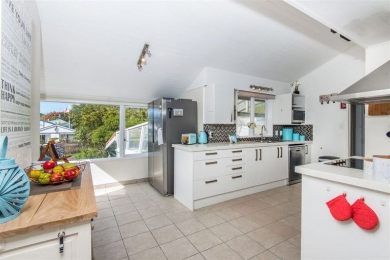 Photo of property in 4c Jasons Place, Churton Park, Wellington, 6037