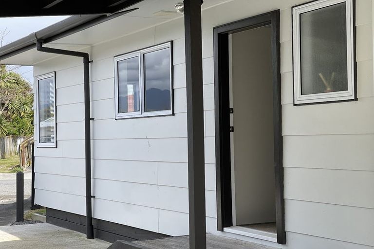 Photo of property in 13 Guy Avenue, Levin, 5510