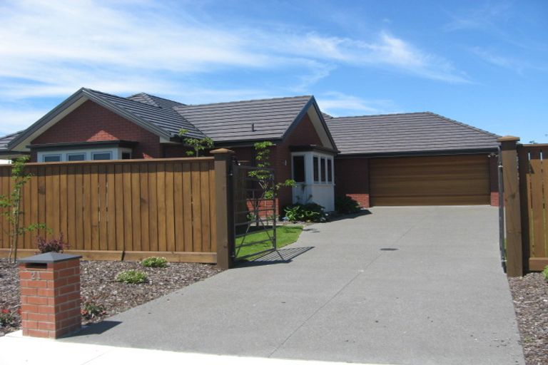 Photo of property in 21 Mistral Road, Northwood, Christchurch, 8051