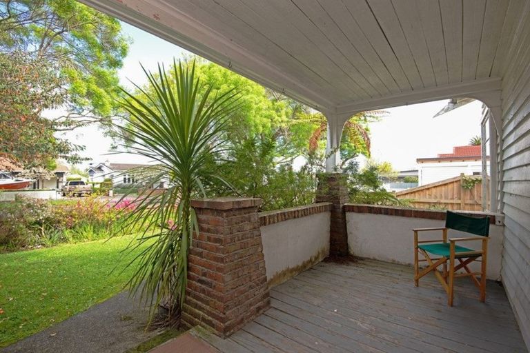 Photo of property in 9 Milverton Avenue, Hokowhitu, Palmerston North, 4410