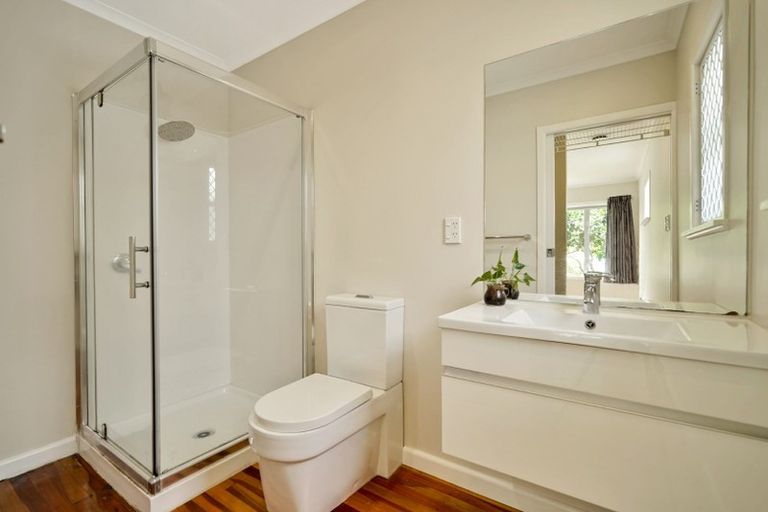 Photo of property in 78 Matipo Road, Te Atatu Peninsula, Auckland, 0610