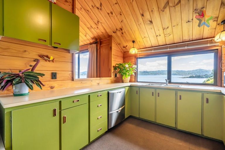 Photo of property in 321 Marine Drive, York Bay, Lower Hutt, 5013