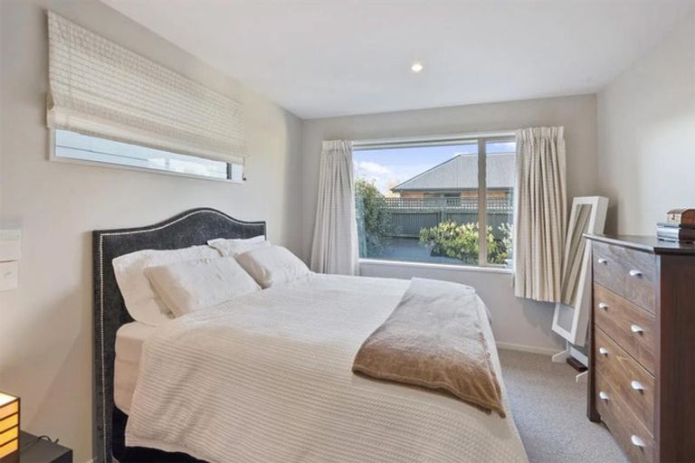 Photo of property in 115a Somerfield Street, Somerfield, Christchurch, 8024