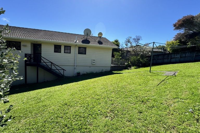 Photo of property in 18 Sunward Rise, Glenfield, Auckland, 0629