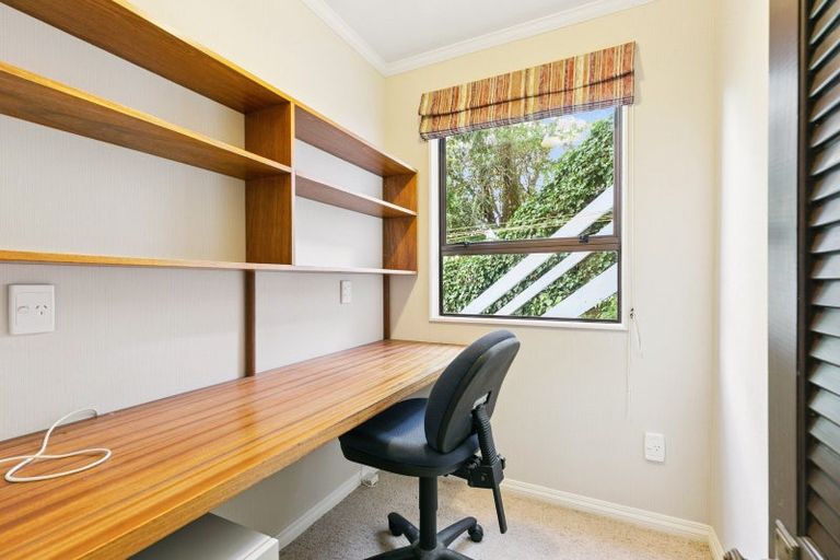 Photo of property in 10 Kate Way, Karori, Wellington, 6012