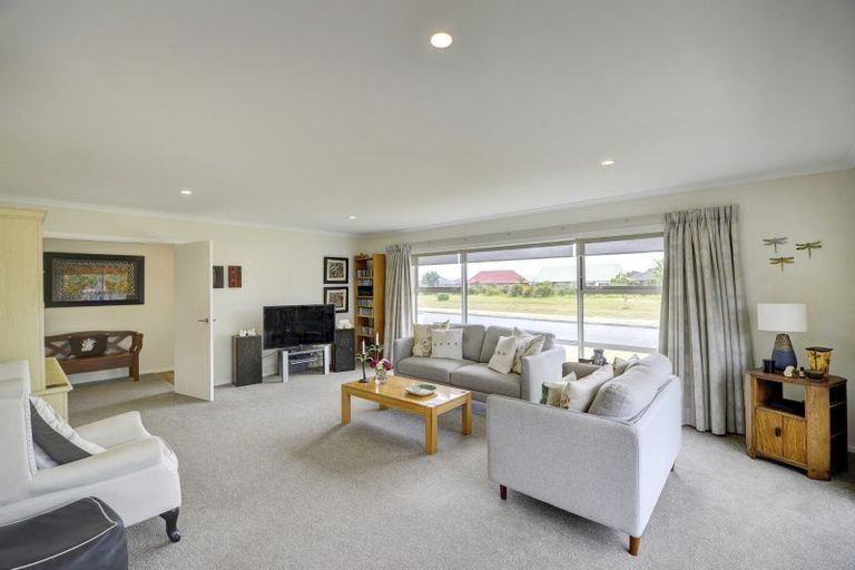 Photo of property in 64 Feist Street, Carterton, 5713