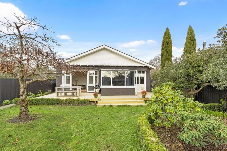 Photo of property in 30 Blighs Road, Strowan, Christchurch, 8052