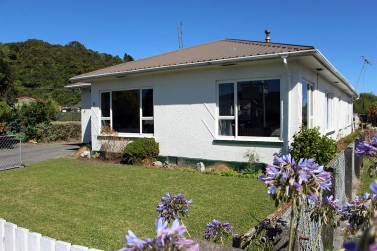 Photo of property in 10 Elizabeth Street, Greymouth, 7805