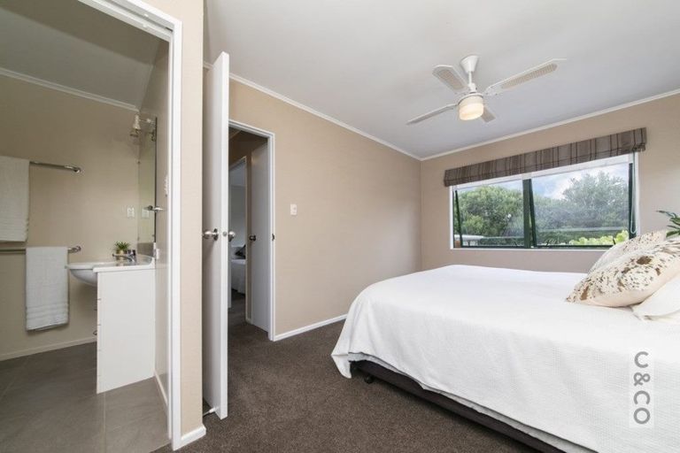 Photo of property in 5 Muriwai Road, Waimauku, 0812