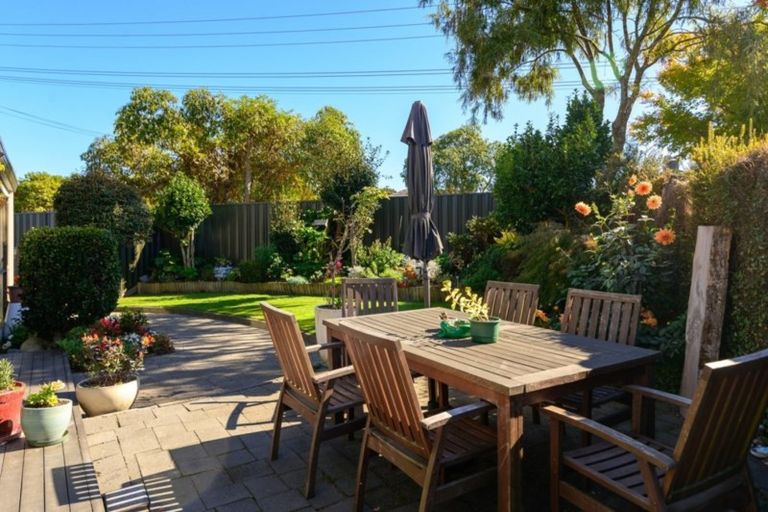 Photo of property in 74a Grand Vue Road, Kawaha Point, Rotorua, 3010