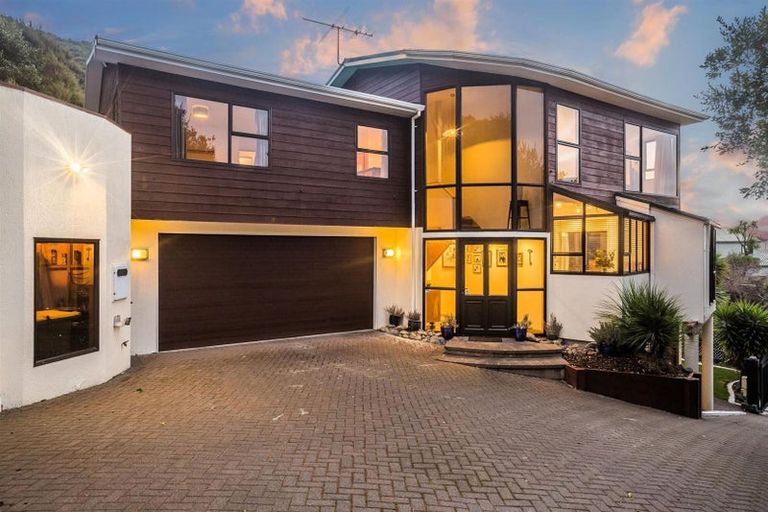 Photo of property in 27 Leeward Drive, Whitby, Porirua, 5024