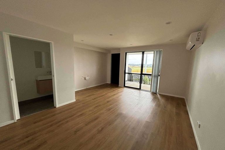 Photo of property in 13a Colin Chester Drive, Silverdale, 0932