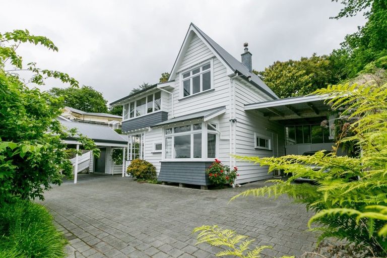 Photo of property in 10 Brewster Street, Bluff Hill, Napier, 4110