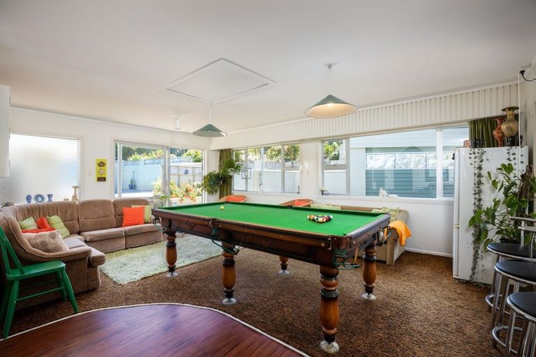 Photo of property in 172a Mangorei Road, Merrilands, New Plymouth, 4312