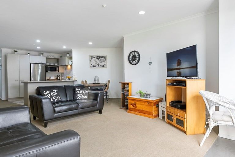 Photo of property in Paramount Apartments, 21/281 Maunganui Road, Mount Maunganui, 3116