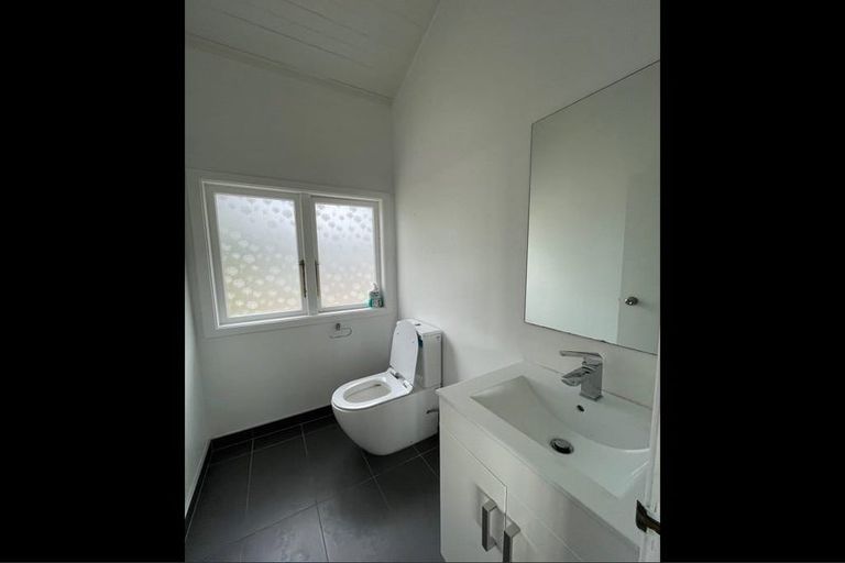 Photo of property in 283 Old North Road, Kumeu, 0892