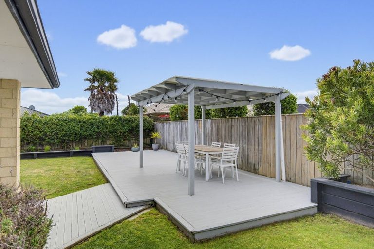 Photo of property in 1 William Noel Place, Waikanae Beach, Waikanae, 5036