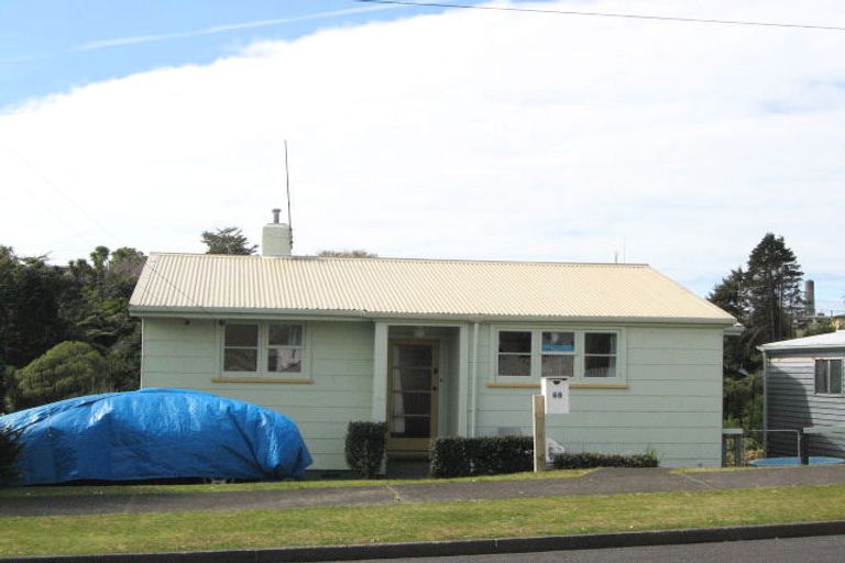 Photo of property in 64 Banks Street, Marfell, New Plymouth, 4310