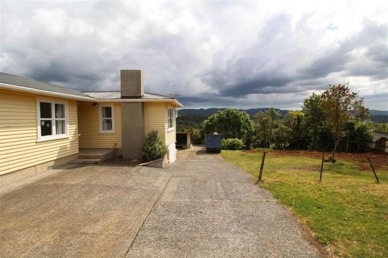 Photo of property in 21 Phillip Avenue, Glen Eden, Auckland, 0602