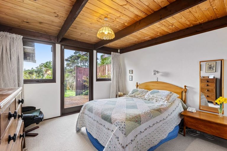 Photo of property in 18 Miraka Place, Birkenhead, Auckland, 0626