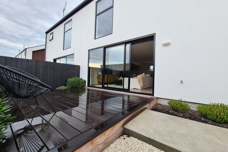 Photo of property in 1/102 Creyke Road, Ilam, Christchurch, 8041