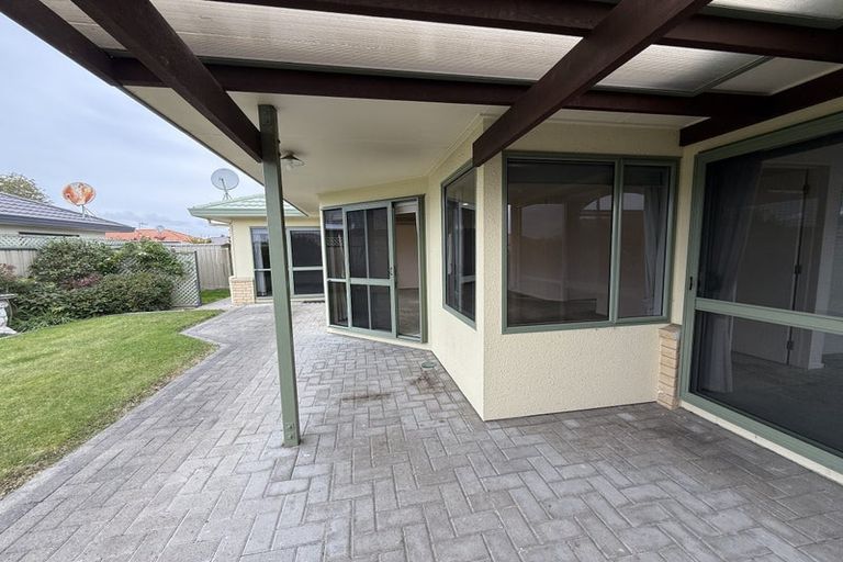 Photo of property in 11 Addington Place, Taradale, Napier, 4112
