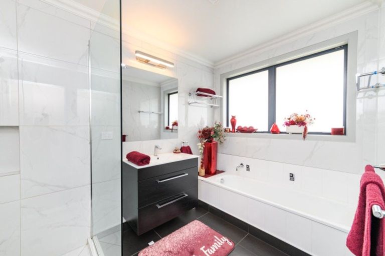 Photo of property in 339 Stoney Creek Road, Kelvin Grove, Palmerston North, 4470