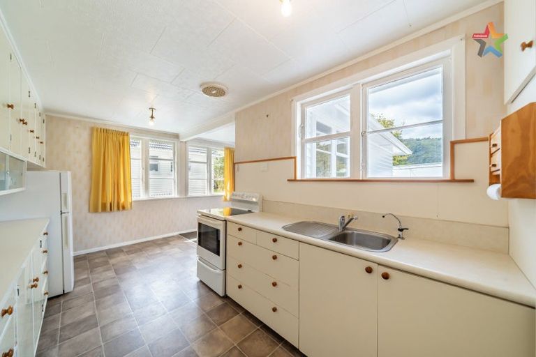 Photo of property in 30 Fleet Street, Naenae, Lower Hutt, 5011