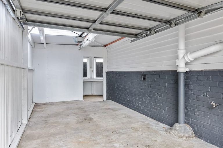 Photo of property in 630 Te Atatu Road, Te Atatu Peninsula, Auckland, 0610