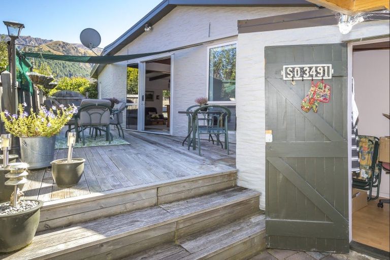 Photo of property in 17 Inverness Crescent, Arrowtown, 9302