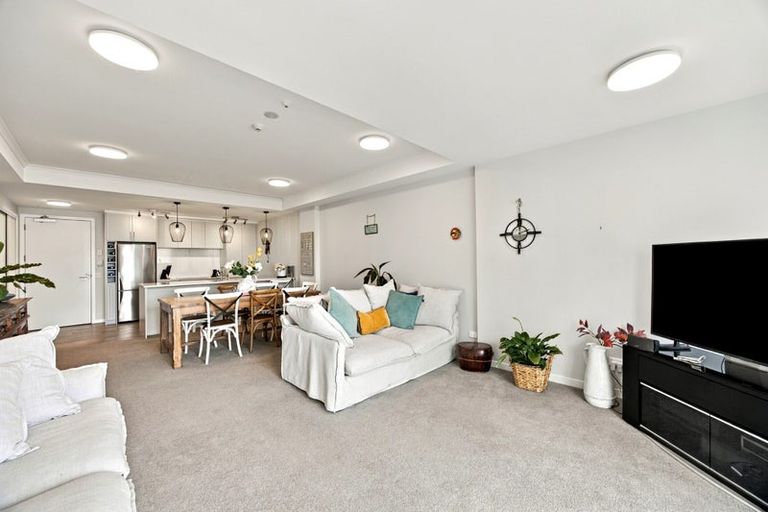 Photo of property in 148 Landmark Terrace, Orewa, 0931