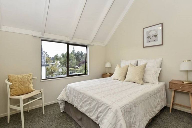 Photo of property in 12 Handley Avenue, Narrow Neck, Auckland, 0624