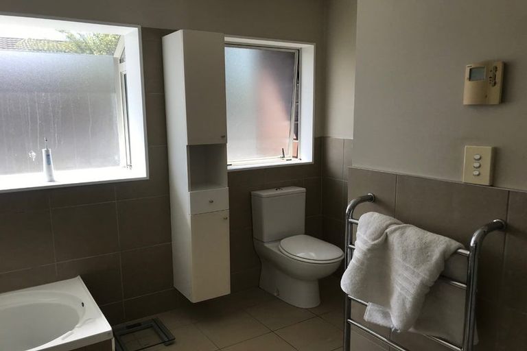 Photo of property in 12 Suncrest Drive, West Harbour, Auckland, 0618