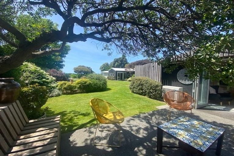 Photo of property in 18 Wellwood Terrace, Te Awanga, 4102