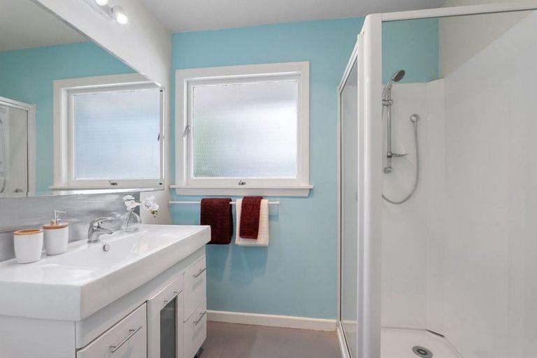 Photo of property in 223 Memorial Avenue, Burnside, Christchurch, 8053