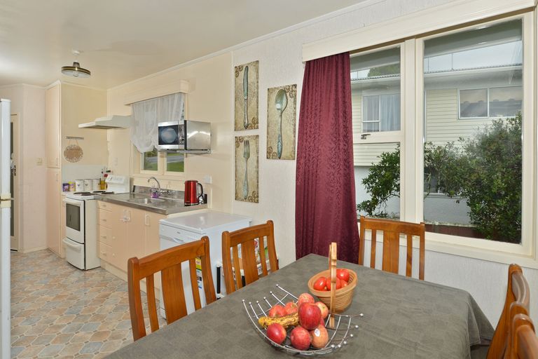 Photo of property in 13 Ross Street, Kilbirnie, Wellington, 6022