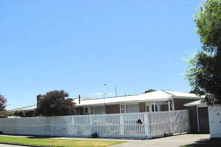 Photo of property in 2 Arlington Street, Burnside, Christchurch, 8053