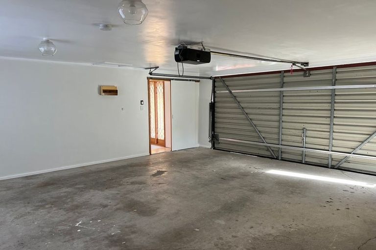 Photo of property in 9 Poaka Place, Beach Haven, Auckland, 0626