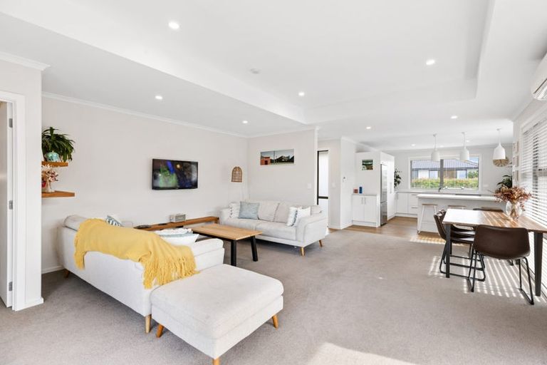 Photo of property in 8 Bradwell Crescent, Halswell, Christchurch, 8025