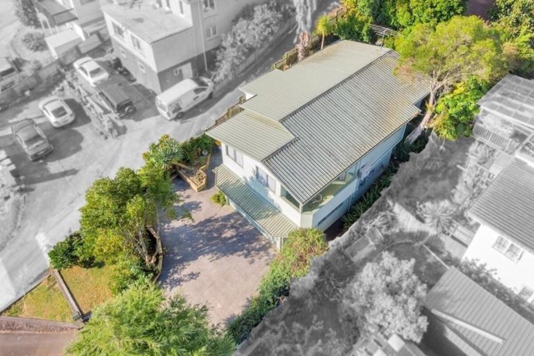 Photo of property in 33 Rangeview Road, Sunnyvale, Auckland, 0612