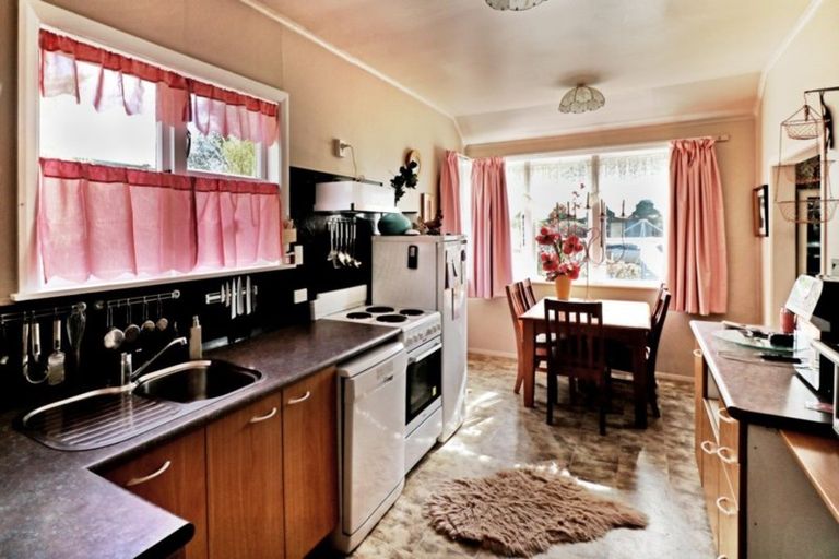 Photo of property in 40 Cole Street, Dannevirke, 4930
