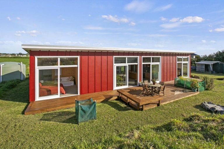 Photo of property in 62 Anglers Avenue, Warea, New Plymouth, 4381