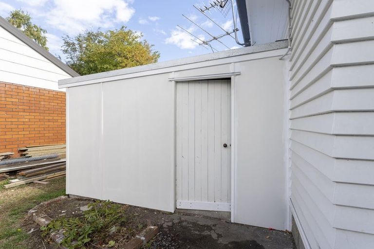 Photo of property in 1/43 Aorangi Road, Bryndwr, Christchurch, 8053