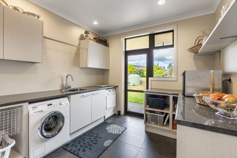 Photo of property in 69b Oraha Road, Kumeu, 0892