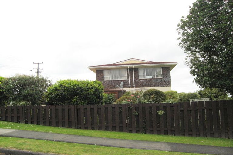 Photo of property in 2/8 Polkinghorne Drive, Manly, Whangaparaoa, 0930