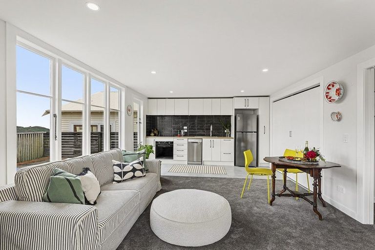 Photo of property in 39 Mills Road, Brooklyn, Wellington, 6021