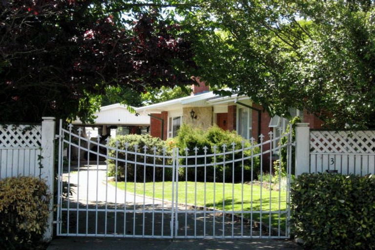 Photo of property in 3 Elwyn Place, Avonhead, Christchurch, 8042